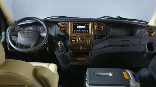 THACO ra mắt sản phẩm Mini Bus IVECO DAILY