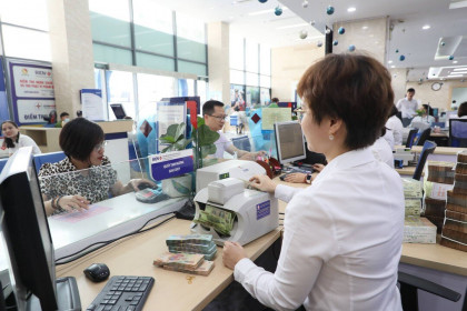 Lãi suất vẫn đang “dò” đáy
