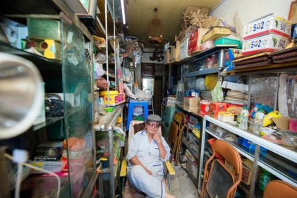Cuộc sống đối nghịch trong căn nhà “siêu nhỏ” 7,5 m2 giá 3 tỷ đồng ở Hà Nội