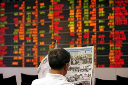 Nhà đầu tư nước ngoài tháo chạy khỏi thị trường chứng khoán Thái Lan