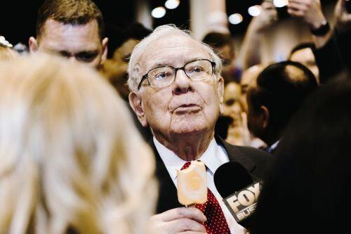 Nối gót Warren Buffett, khối ngoại rót 13.5 tỷ USD vào chứng khoán Nhật Bản