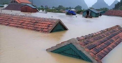 Thủ tướng trực tiếp vào Quảng Bình kiểm tra khắc phục hậu quả mưa lũ