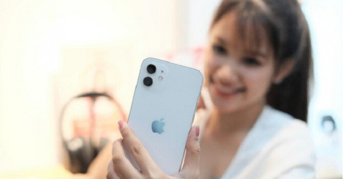 iPhone 12 xách tay liên tục giảm giá tại Việt Nam