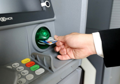 Chủ thẻ có thể tự khóa thẻ ATM khi xảy ra sự cố