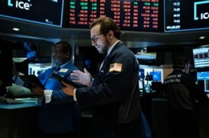 Dow Jones tăng hơn 514 điểm, Nasdaq vọt 3,52% chờ tin kết quả bầu cử