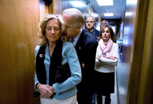Vợ ông Biden phá vỡ truyền thống 230 năm của các Đệ nhất phu nhân Mỹ?