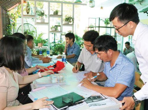 Doanh nghiệp bất động sản bắt đầu bung hàng