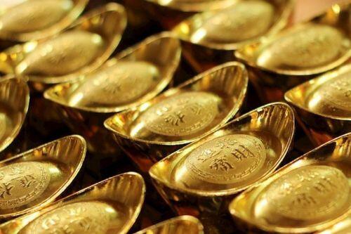 Giá bán vàng SJC cao hơn vàng thế giới gần 4 triệu đồng/lượng