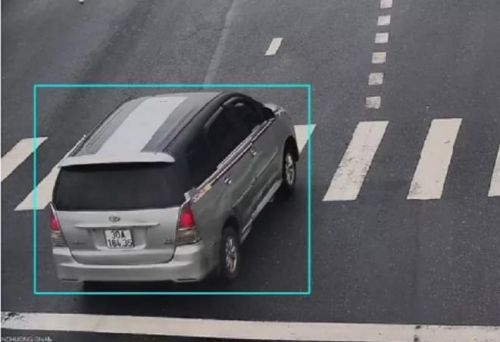 Đi ô tô gắn chữ 'cứu trợ miền Trung', lừa lấy tiền và vàng của cụ bà 83 tuổi