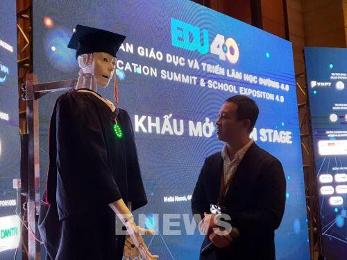 Ra mắt Trí Nhân - Người máy AI “quốc tịch Việt Nam” đầu tiên