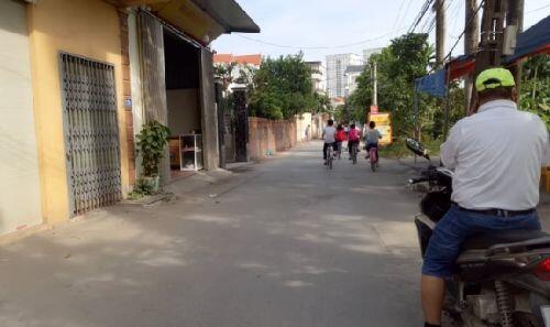 Đổ xô mua đất vùng ven: Người dân chờ làm sổ đỏ xếp hàng dài như ở bệnh viện