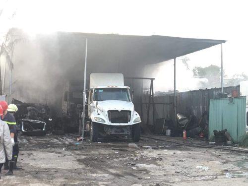 Điều tra vụ hàng loạt ô tô cháy trơ khung ở quận 9, TP HCM