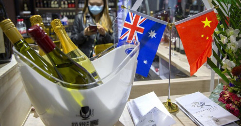 Trung Quốc áp thuế hơn 200% với rượu Australia và động thái bất ngờ của Mỹ