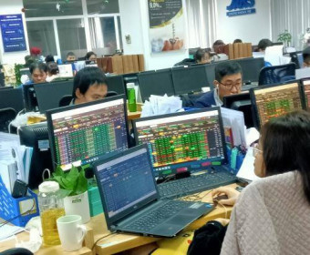 Tăng đơn vị giao dịch lô tối thiểu lên 100 chứng khoán: Còn ý kiến trái chiều