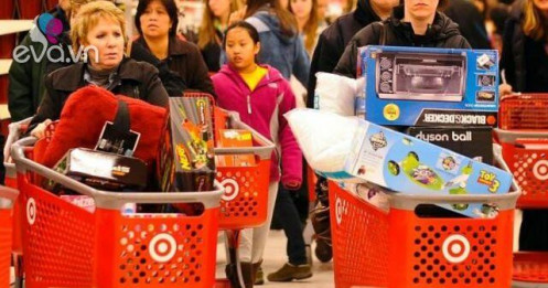 Cuối năm ồ ạt sale sốc, sale đến 80%..: 3 cám dỗ mua sắm bạn phải tuyệt đối tránh xa