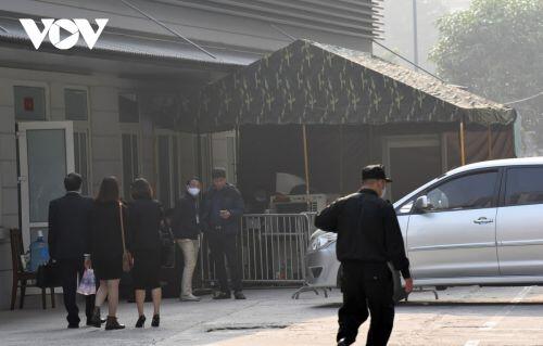 An ninh thắt chặt bên ngoài phiên tòa xét xử kín ông Nguyễn Đức Chung