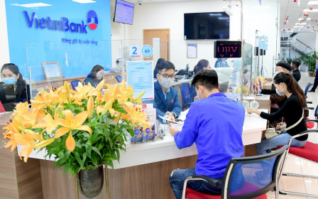 Đón Tết 2021: Thực hư việc VietinBank bất ngờ “thưởng” gần 6 tháng lương cho nhân viên?