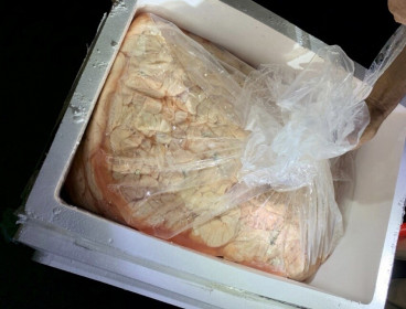 Đắk Lắk: Phát hiện 1,7 tấn lòng lợn bốc mùi hôi thối chờ tiêu thụ