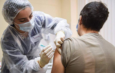 COVID-19: Thủ tướng Nga phê duyệt thủ tục cung cấp vắcxin