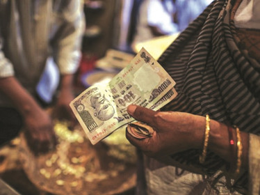 Ngân hàng trung ương Ấn Độ dưới sức ép dòng vốn nước ngoài
