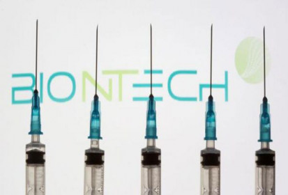 BioNTech, Moderna gấp rút thử nghiệm vaccine với biến thể mới của SARS-CoV-2