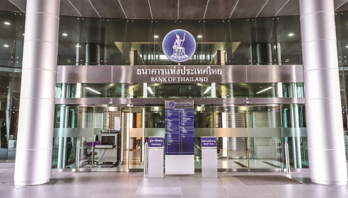 Ngân hàng trung ương Thái Lan giữ nguyên lãi suất, hạ triển vọng tăng trưởng 2021