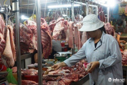 Giá lợn hơi tăng từng ngày, tiểu thương lo Tết ế thịt lợn vì giá cao