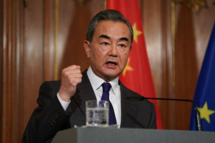 Thúc đẩy ngoại giao vaccine, Ngoại trưởng Trung Quốc tức tốc tới châu Phi