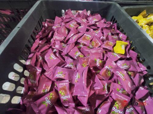 Hơn 3 tấn bánh kẹo hết đát được 'phù phép' thành hàng mới tuồn ra thị trường