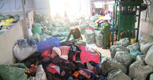 Liên tiếp bắt giữ hàng chục tấn quần áo “sida” nhập lậu