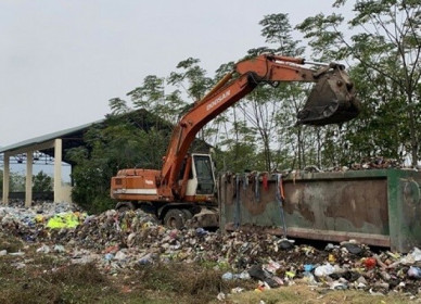 Núi rác 10.000 tấn ở Mỹ Đức, Hà Nội: Ai chịu trách nhiệm?