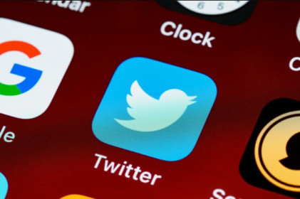 Twitter "trả giá" sau khi cấm vĩnh viễn tài khoản của ông Trump