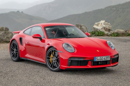 Top 10 xe hơi nhanh nhất thập kỷ: Porsche áp đảo