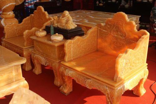 Chiêm ngưỡng bộ bàn ghế 'khủng' bằng ngọc quý ở Ninh Bình