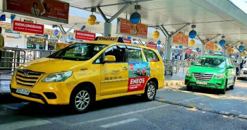 Phân làn riêng xe vào Tân Sơn Nhất: Grab đề nghị trả thêm 10.000 đồng/lượt