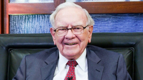 Tỷ phú Warren Buffett tiêu tiền tiết kiệm thế nào?