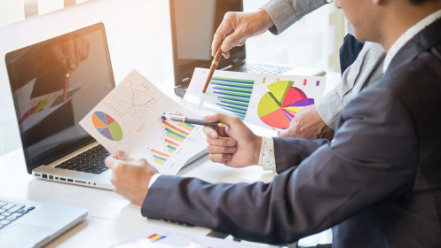 Giao dịch chứng khoán phiên sáng 26/1: Thêm một phiên rũ bỏ