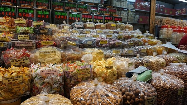 Sức mua chậm, tiểu thương chợ truyền thống dè dặt nhập hàng Tết
