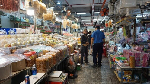 Sức mua chậm, tiểu thương chợ truyền thống dè dặt nhập hàng Tết