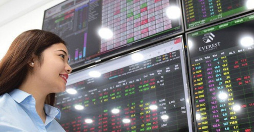 Bloomberg: Nếu dư ra 10.000USD, có thể cân nhắc đầu tư vào cổ phiếu Việt Nam