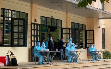 12 trường học ở Hà Nội cho học sinh nghỉ học vì Covid-19