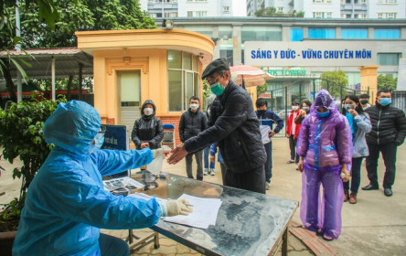 Bệnh nhân thứ 21 mắc Covid-19 ở Hà Nội gặp nhiều người trong 5 ngày, từ Nam ra Bắc