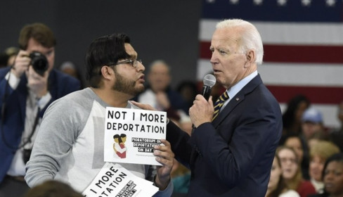 Chính quyền Biden trục xuất hàng trăm dân nhập cư, trái với lời hứa tranh cử