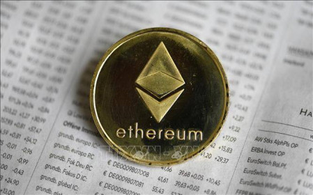 Giá tiền điện tử ethereum tăng cao kỷ lục