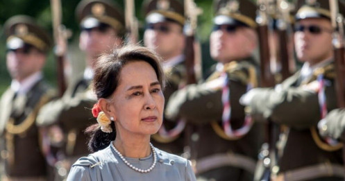 Bà Aung Suu Kyi bị cáo buộc phạm luật xuất nhập khẩu, đối mặt 3 năm tù