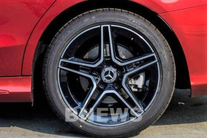 Mercedes-Benz thay đổi thiết kế phanh trên các xe AMG line