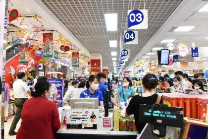 Sức mua thực phẩm tăng, siêu thị bán lẻ kích hoạt chế độ chống dịch