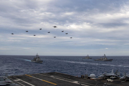 Trung Quốc nói gì sau khi 2 tàu sân bay Mỹ tập trận chung ở Biển Đông?
