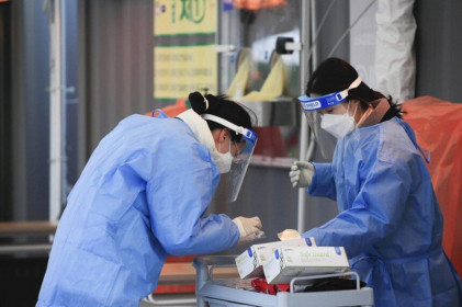 Hàn Quốc bắt đầu tiêm vaccine Covid-19 vào ngày 26/2