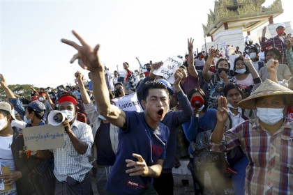 Chính biến Myanmar: Thêm loạt quan chức bị bắt giữ